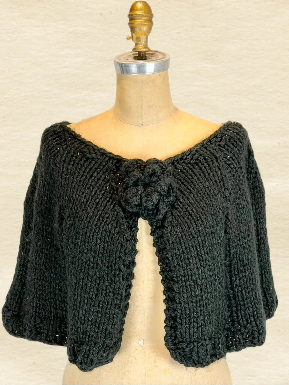 Black rosette flower shoulder cape shrug poncho chunky knit sweater floral rose